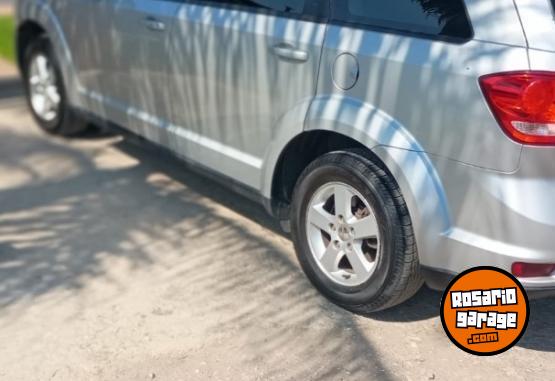 Camionetas - Dodge Journey 2012 Nafta 157000Km - En Venta