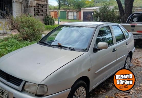 Autos - Volkswagen Polo 2000 Nafta 111111Km - En Venta