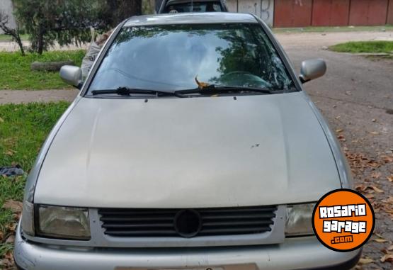 Autos - Volkswagen Polo 2000 Nafta 111111Km - En Venta