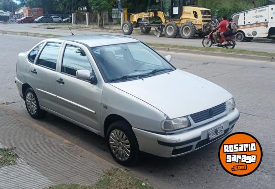 Autos - Volkswagen Polo 2000 Nafta 111111Km - En Venta