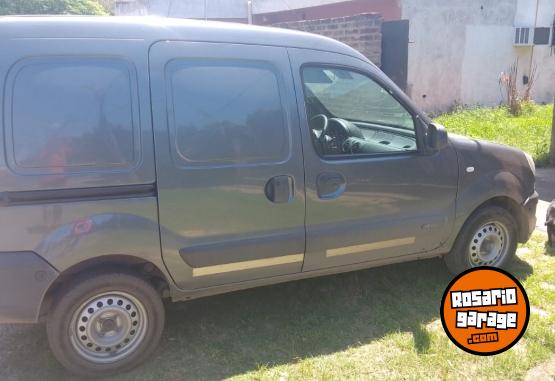 Utilitarios - Renault Kangoo 2015 GNC 185000Km - En Venta