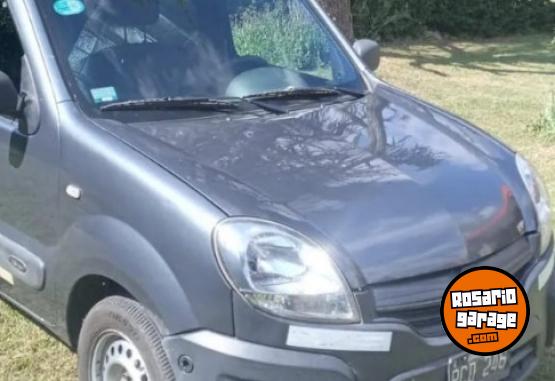 Utilitarios - Renault Kangoo 2015 GNC 185000Km - En Venta