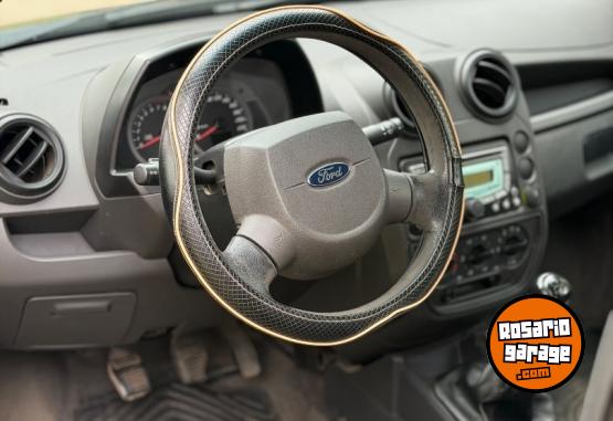 Autos - Ford Viral 1.6 2011 Nafta 138000Km - En Venta