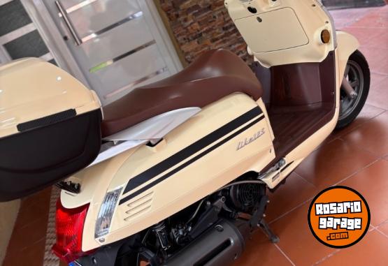 Motos - Kymco Like 125 2023 Nafta 8900Km - En Venta