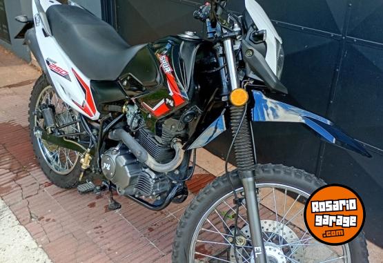 Motos - Motomel Skua 250 2024 Nafta 9000Km - En Venta