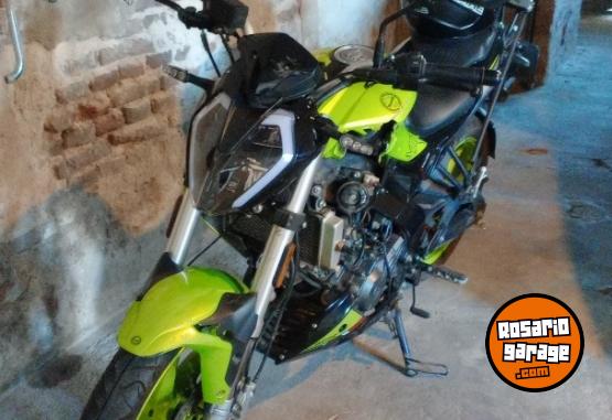 Motos - Benelli 180 s 2022 Nafta 16500Km - En Venta