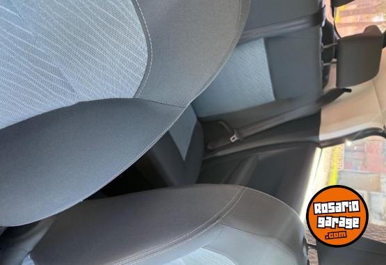 Autos - Peugeot 208 2015 Nafta 106000Km - En Venta