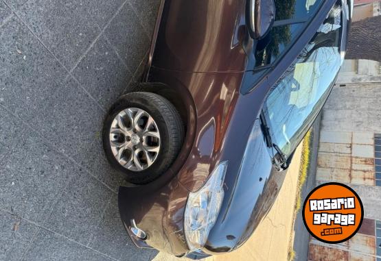 Autos - Peugeot 208 2015 Nafta 106000Km - En Venta