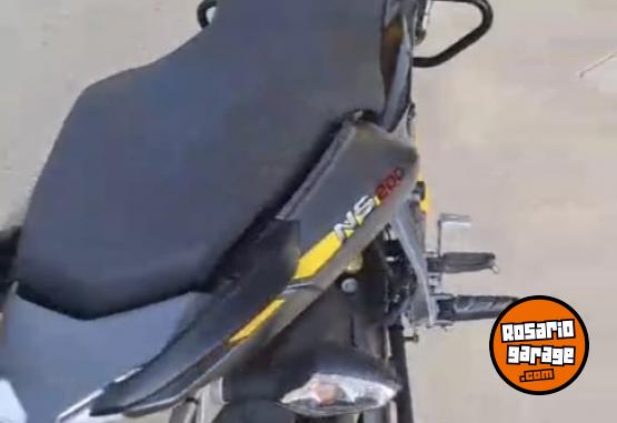 Motos - Bajaj Roses 200 2020 Nafta 9000Km - En Venta