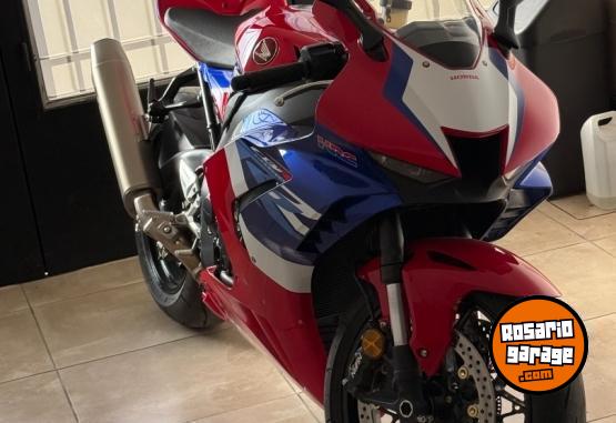 Motos - Honda CBR 1000 RRR 2024 Nafta 3800Km - En Venta