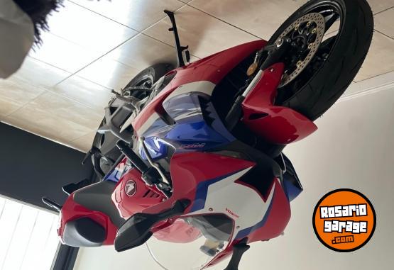 Motos - Honda CBR 1000 RRR 2024 Nafta 3800Km - En Venta