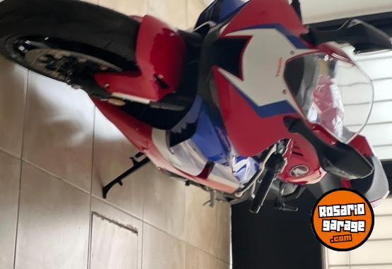 Motos - Honda CBR 1000 RRR 2024 Nafta 3800Km - En Venta