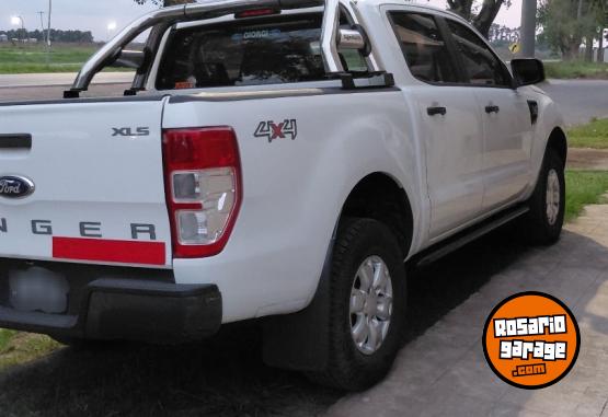 Camionetas - Ford Ranger XLS 2015 Diesel 245000Km - En Venta