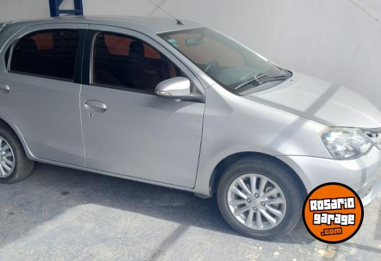 Autos - Toyota ETIOS 1.5 XLS 5 PUERTAS 2016 Nafta 105000Km - En Venta