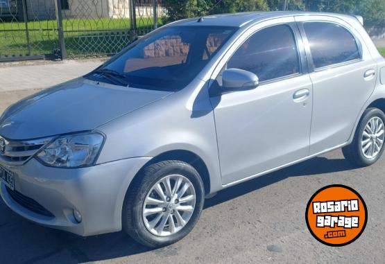 Autos - Toyota ETIOS 1.5 XLS 5 PUERTAS 2016 Nafta 105000Km - En Venta