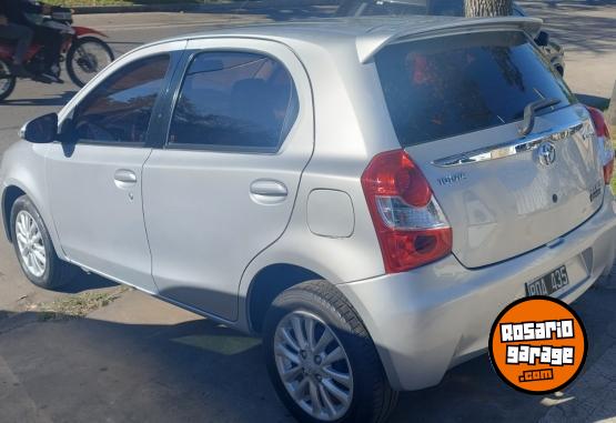 Autos - Toyota ETIOS 1.5 XLS 5 PUERTAS 2016 Nafta 105000Km - En Venta