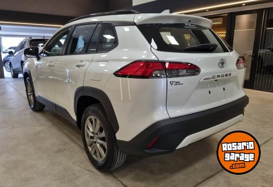 Autos - Toyota COROLLA CROSS XLI CVT 2026 Nafta 0Km - En Venta