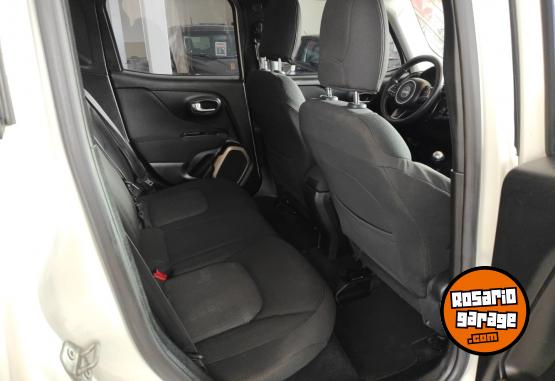 Camionetas - Jeep RENEGADE 2017 Nafta 93300Km - En Venta