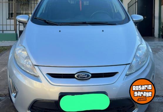 Autos - Ford Fiesta kinetick titanium 2012 Nafta 200000Km - En Venta