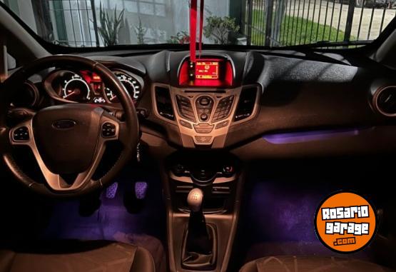 Autos - Ford Fiesta kinetick titanium 2012 Nafta 200000Km - En Venta