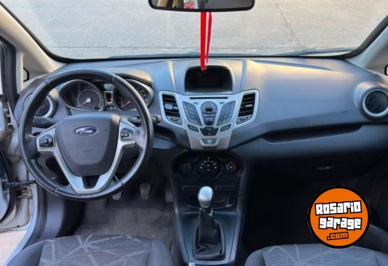 Autos - Ford Fiesta kinetick titanium 2012 Nafta 200000Km - En Venta