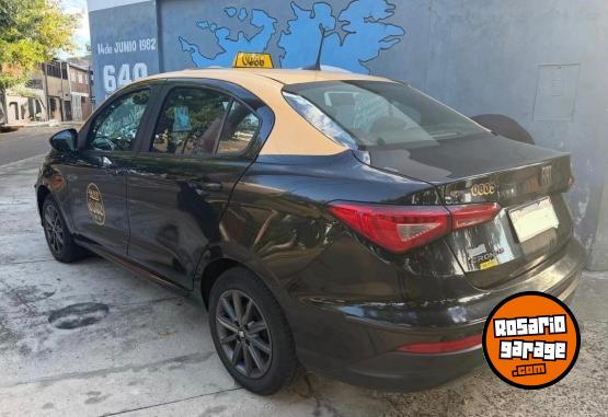 Autos - Fiat Cronos Drive 2023 GNC 87000Km - En Venta