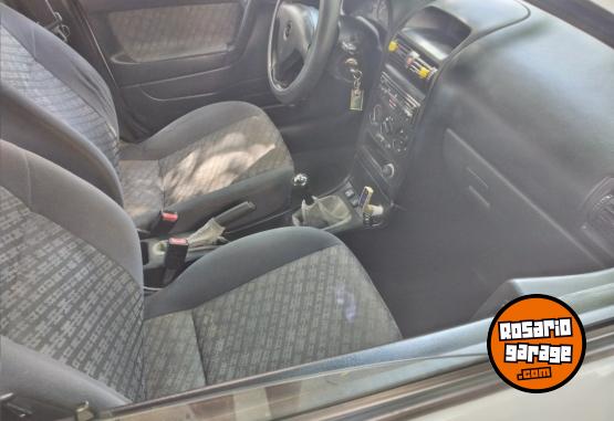 Autos - Chevrolet Astra 2001 GNC 180000Km - En Venta