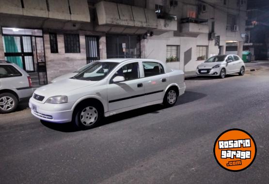 Autos - Chevrolet Astra 2001 GNC 180000Km - En Venta