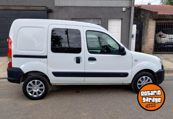 Utilitarios - Renault KANGOO CONFORT PACK 1.6N 2017 Nafta 113000Km - En Venta