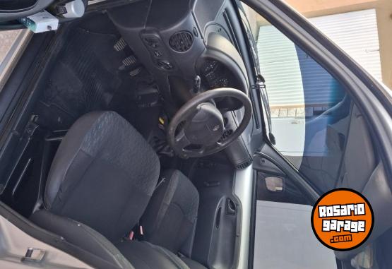 Utilitarios - Renault Kangoo 2017 GNC 152000Km - En Venta