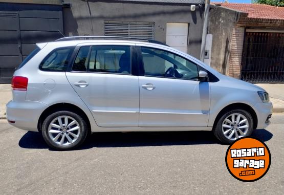 Autos - Volkswagen SURAN TRENDLINE 1.6N 2015 Nafta 115000Km - En Venta