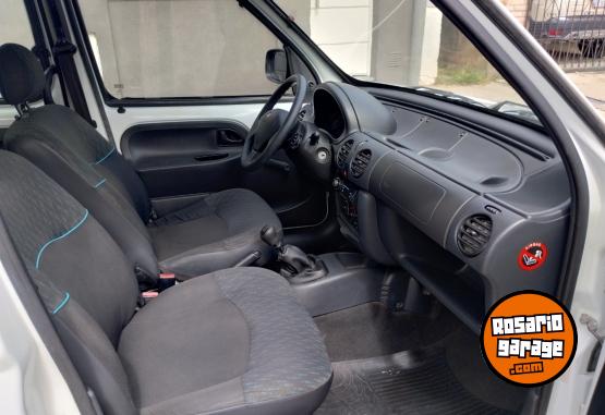 Utilitarios - Renault KANGOO CONFORT 1.6 5A 2017 GNC 145000Km - En Venta