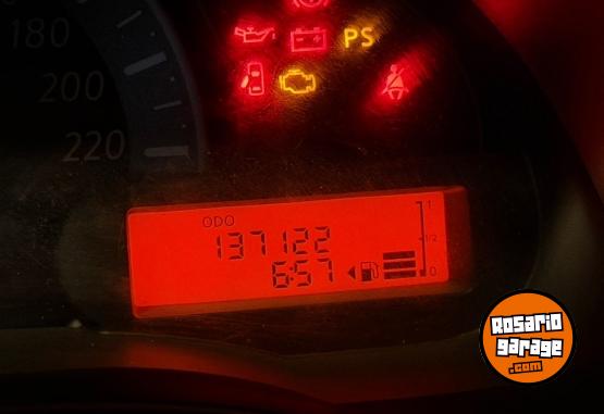 Autos - Nissan MARCH ACTIVE 2015 Nafta 130000Km - En Venta