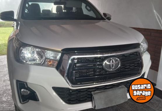 Camionetas - Toyota TOYOTA HILUX SRV 4X2 2019 Diesel 70000Km - En Venta