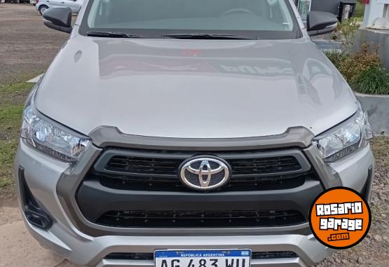 Camionetas - Toyota Hilux SR DC 4X4 AT 2024 Diesel 46700Km - En Venta