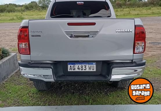 Camionetas - Toyota Hilux SR DC 4X4 AT 2024 Diesel 46700Km - En Venta