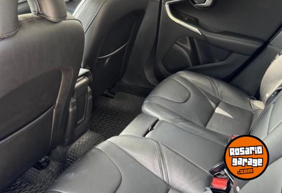 Autos - Volvo V40- inscription 2017 Nafta 122000Km - En Venta