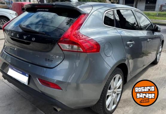 Autos - Volvo V40- inscription 2017 Nafta 122000Km - En Venta
