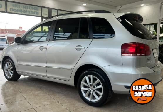Autos - Volkswagen SURAN HIGHLINE 2015 Nafta 110000Km - En Venta