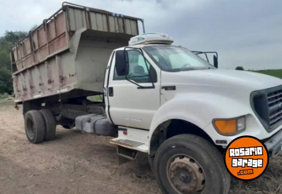 Camiones y Gr�as - Vendo Ford 14000 - En Venta