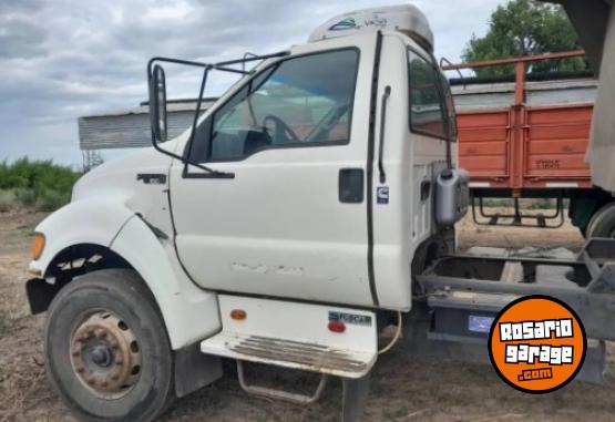 Camiones y Gr�as - Vendo Ford 14000 - En Venta