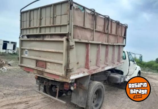 Camiones y Gr�as - Vendo Ford 14000 - En Venta