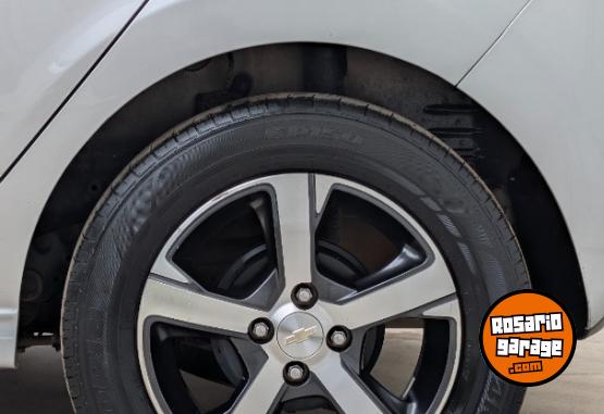 Autos - Chevrolet Onix 2017 Nafta 82000Km - En Venta