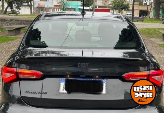 Autos - Fiat Cronos DRIVE 2021 Nafta 90000Km - En Venta