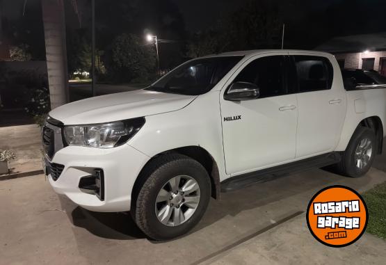 Camionetas - Toyota Hilux SR 2018 Diesel 162000Km - En Venta