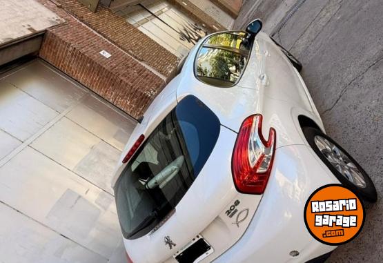 Autos - Peugeot 208 2015 Nafta 167000Km - En Venta