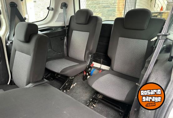 Utilitarios - Fiat DOBLO 1.4 ACTIVE HIGH SEC 2014 Nafta 211000Km - En Venta