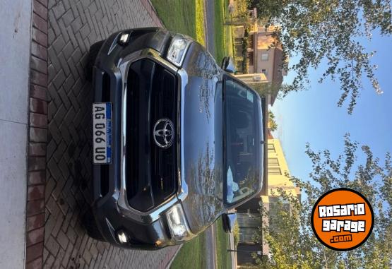 Autos - Toyota Hilux SRV 4x2  2.8 A/T 2023 Diesel 85000Km - En Venta