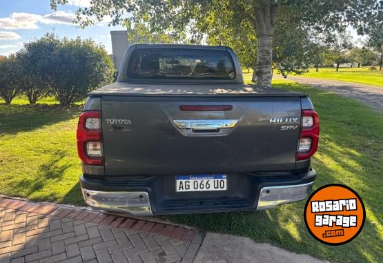 Autos - Toyota Hilux SRV 4x2  2.8 A/T 2023 Diesel 85000Km - En Venta