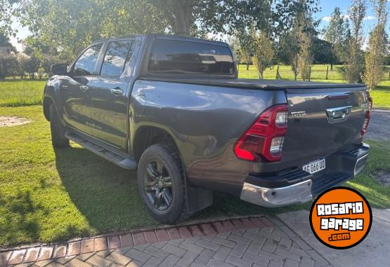 Autos - Toyota Hilux SRV 4x2  2.8 A/T 2023 Diesel 85000Km - En Venta